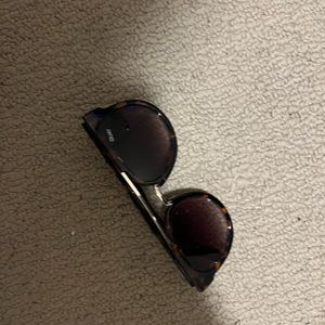 Quay sunglasses in tortoise